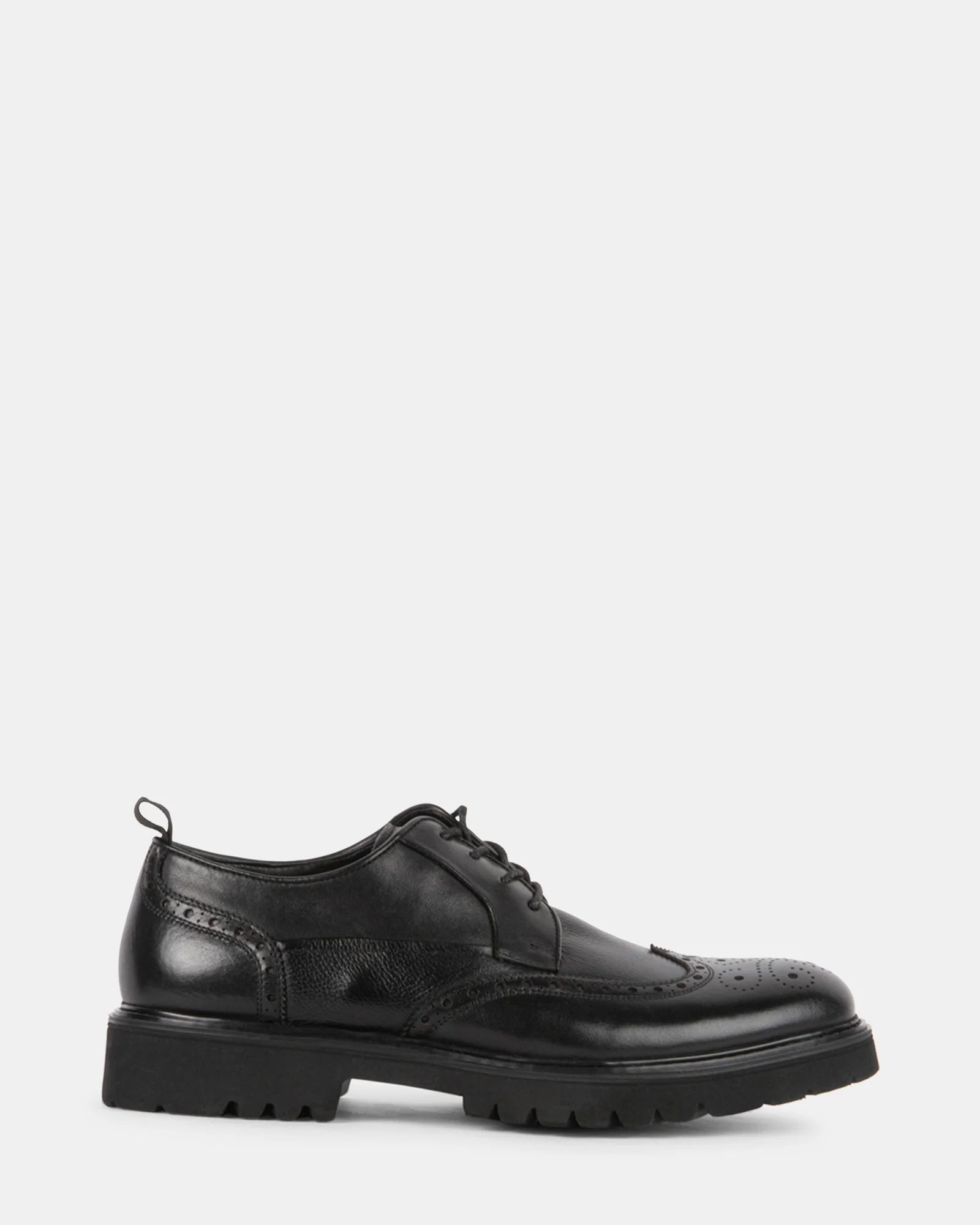 EMMULATE BLACK LEATHER