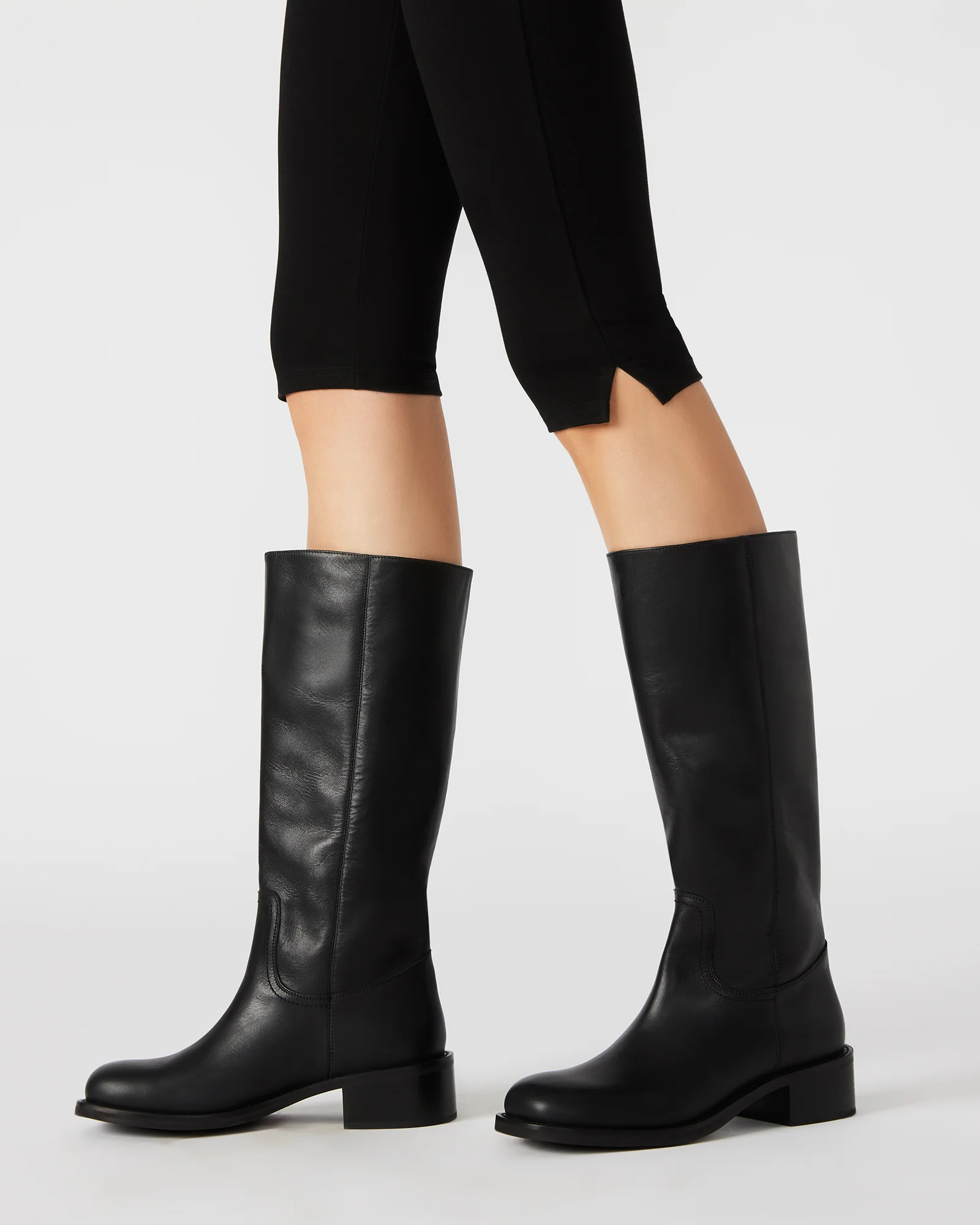 RIGGSS BLACK LEATHER 3 RIGGSS BLACK LEATHER