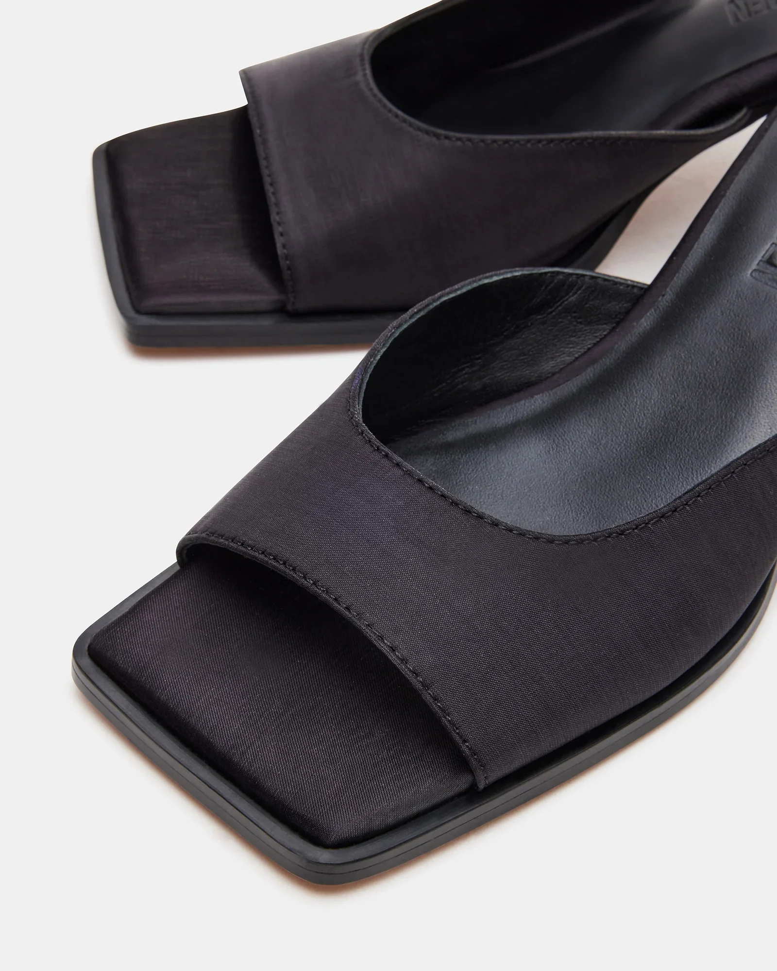 GEM BLACK 4 GEM BLACK
